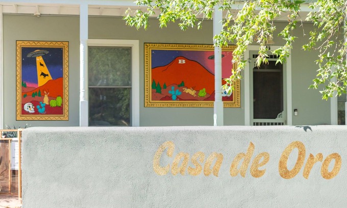 Bisbee House | Casa de Oro – Luxe Comfort in the Heart of Old Bisbee Private Yard & EV Charger!
