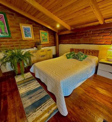 San Antonio de Pichincha Apartment | Casa del árbol - Mitad del mundo