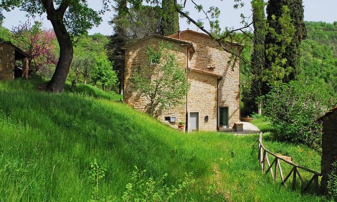 Anghiari Apartment | Casa del Camino - Nestling among tall cypresses, ancient oaks and… silence