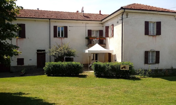Roccaverano House | CASA DEL PRATO Farmhouse surrounded by greenery