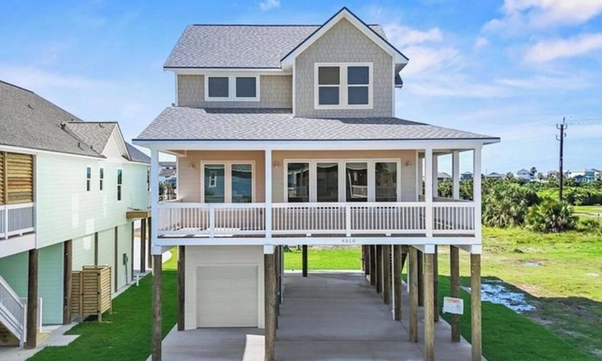 Terramar Beach House | Casa Del Sol: Luxury 5 Bedroom Coastal Gem!