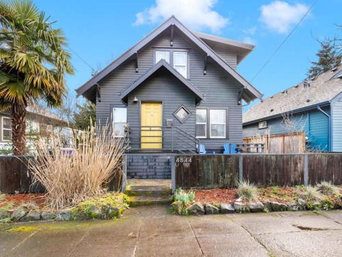 Alberta Arts District House | Casa del Sol - Walk to Alberta Arts District