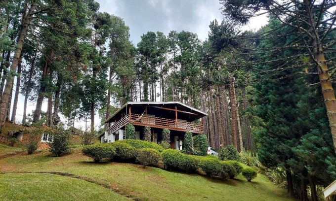 Jardim Europa House | Casa dos Pinheiros Campos do Jordão
