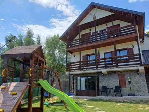 Bughea de Jos House | Casa Eden