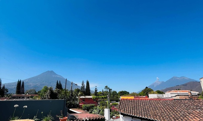 Antigua Guatemala Bed & Breakfast | Casa ELA