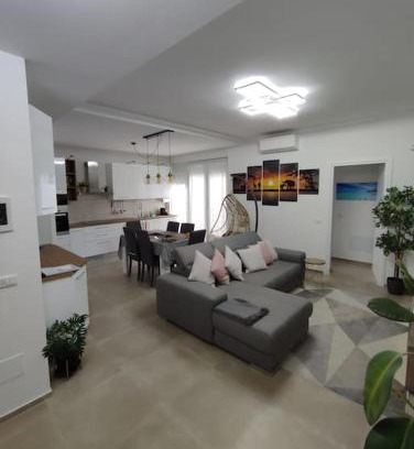Rozzano Apartment | Casa ElaBon - Rozzano Vicino Humanitas, IEO, Forum Assago, Duomo