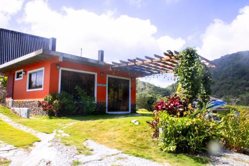 La Laguna House | Casa Elalto Panamá - Cabaña de Montaña En San Carlos Panamá