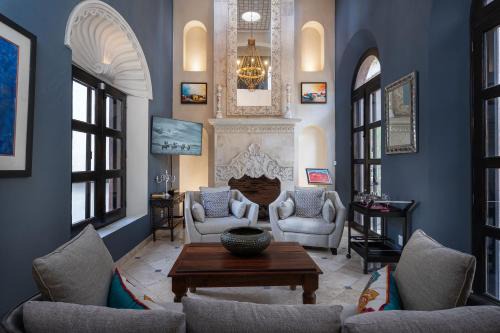 Zona Centro House | Casa Elegante, 3BR Modern Retreat in Centro San Miguel de Allende