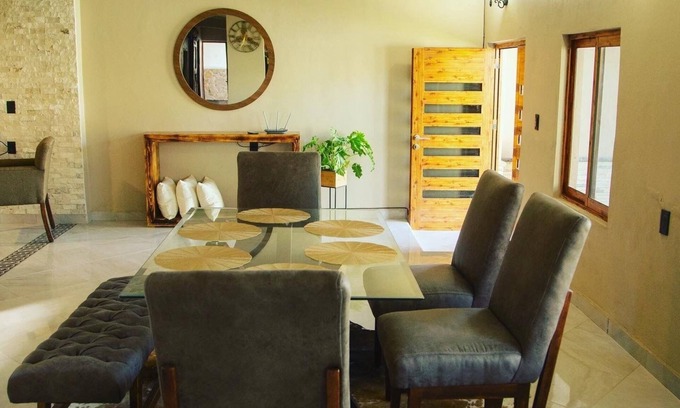 Aguascalientes House | Casa estilo California a 15 min de la Isla San Marcos y a 5 min. Del sabinal.