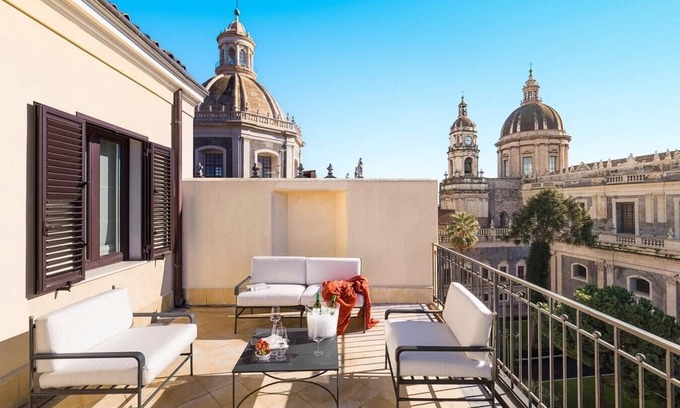 Catania City Centre Apartment | Casa Etna - Modern apartment with terrace, Catania