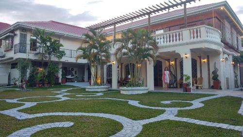 Batac House | Casa Familya