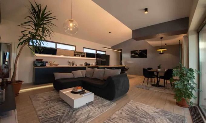 Brasov House | Casa Florida