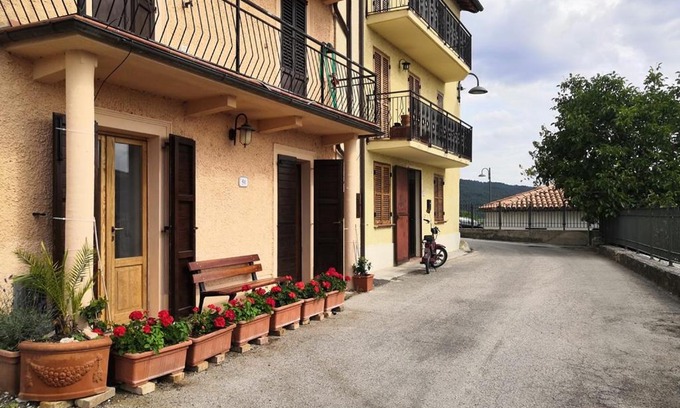 Serravalle di Chienti Apartment | Casa Giorgio Mille Papaveri Rossi