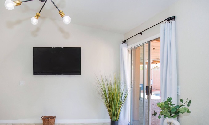 Casa Grande Villa | Casa Grande getaway! Modern cozy home with private pool and hot tub!