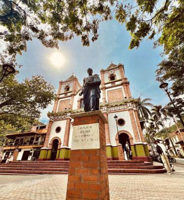 Ciudad Bolivar House | Casa Hotel Don Efra