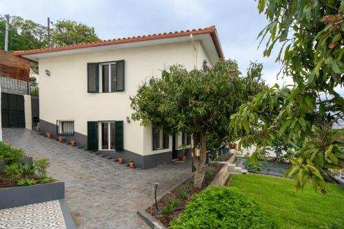 Imaculado Coracao de Maria House | Casa Imaculado Coração by An Island Apart