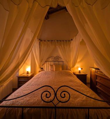 Monterone House | Casa in Borgo Medievale in Toscana