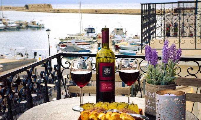 Old Town House | Casa Ithomi, 3 Bedroom Maisonnet, Old Harbor Chania
