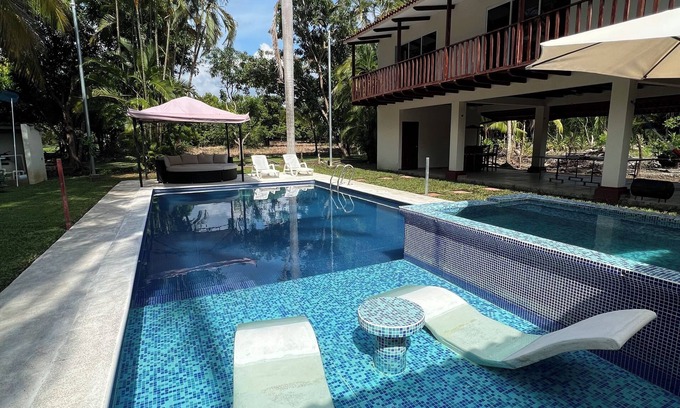 Los Cobanos Villa | Casa Itzae - Beach Villa