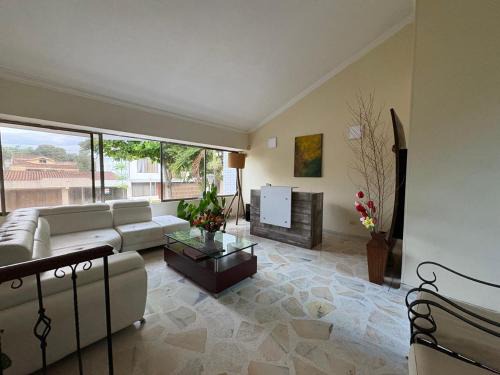Ciudad Jardin Bed & Breakfast | Casa Jardin del Lago