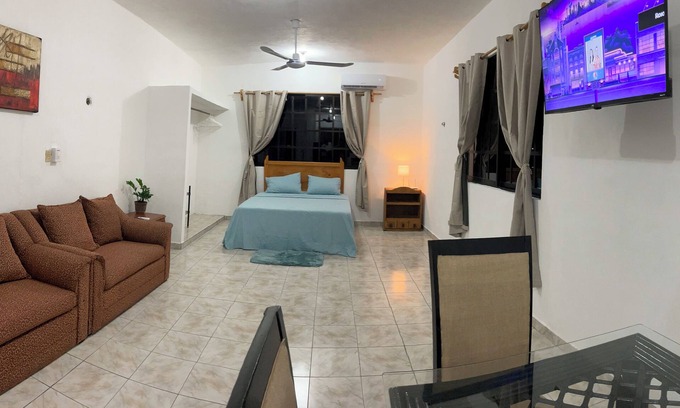 Colonia Independencia Apartment | Casa Juan, Studio in Cozumel