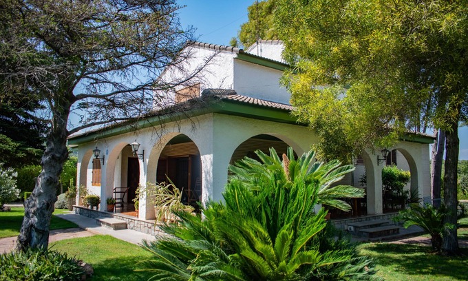 Chiva House | Casa Les Garroferes for 20 people