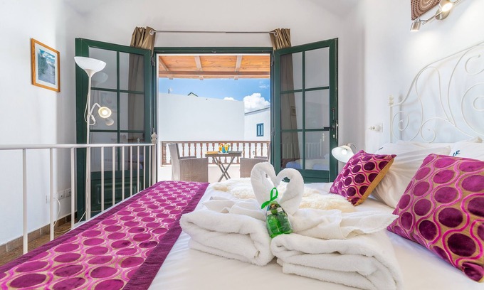 Haria Villa | Casa Lili, Traditional Fishing Village, Pool, Sea Front Promenade