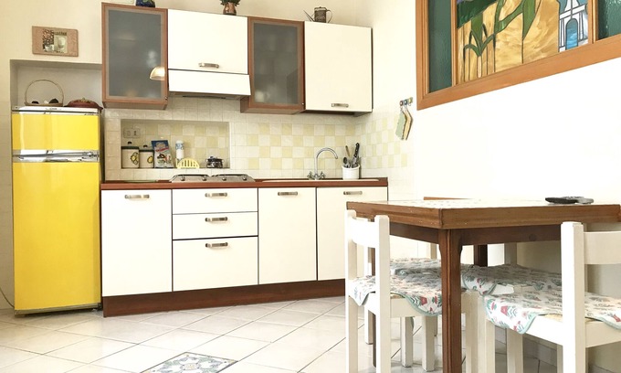Terracina Apartment | Casa Lilla central WiFi, 2 max 3 beds, 700mt dal lido White Beach