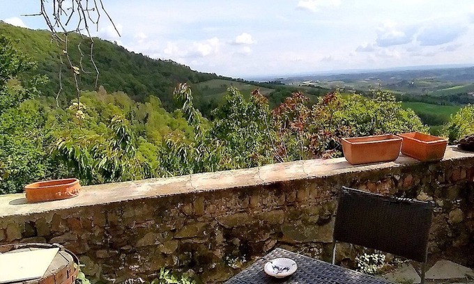 Villadeati House | Casa Lissy: A characteristic two-story independent house made of stone, with Free WI-FI.