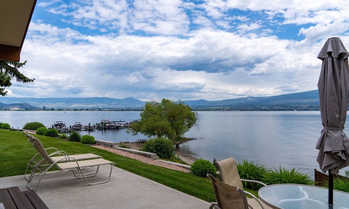 Central Okanagan Cabin | Casa Loma 417 Two Bedroom Villa South beach