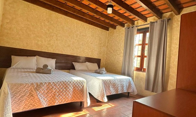 Antigua Guatemala Hostel | Casa Los Héroes