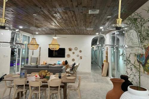 Corozal Villa | CASA LUNA ¡Piscina y Playa!
