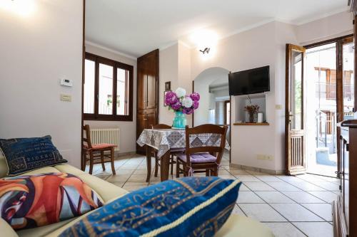 Brolo Apartment | Casa Margherita Bagnella - Omegna