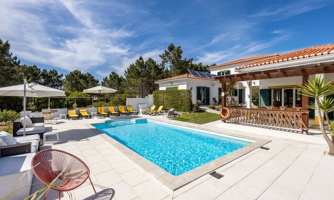 Aljezur Villa | Casa May - Spacious family home with great outdoors!