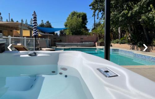 West Hills Villa | Casa Mia