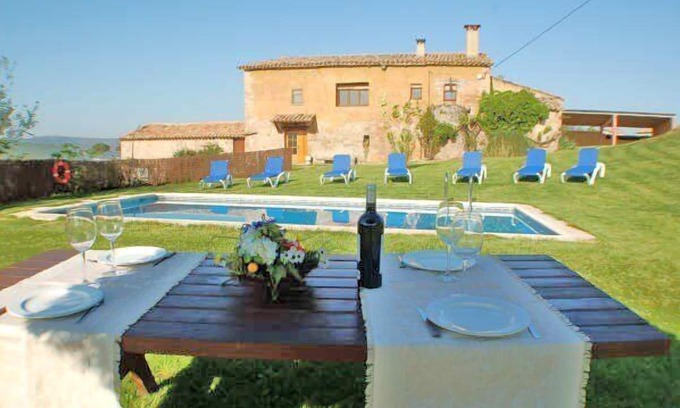 Gironella Villa | Casa Miró - Beautiful Holiday Villa w/8 bedrooms. Indoor + Outdoor Pool.