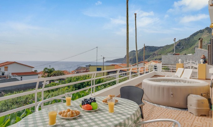 Canical House | Casa Moreira by Atlantic Holiday