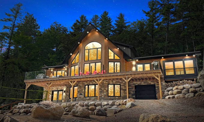 Madawaska Valley Cottage | Casa Muzyka Lakehouse - Beach, Steam-Spa, Theatre, Ping Pong, Beach Volley Ball