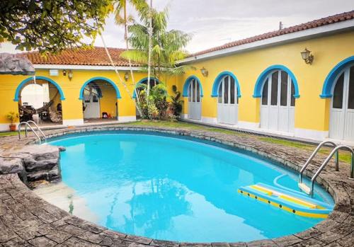 Belem House | Casa na praia do bispo pa