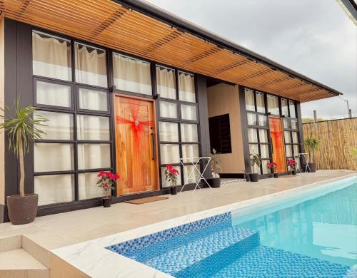 Silang House | Casa nel Mezzo - A Pineapple Farm Escapee