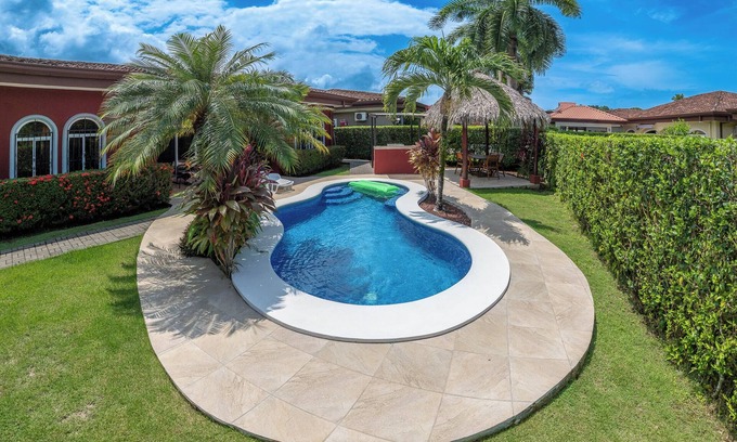 Bejuco House | Casa Oasis - Private pool and close to the beach!