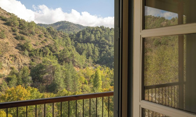 Treis Elies Bed & Breakfast | Casa Oliva