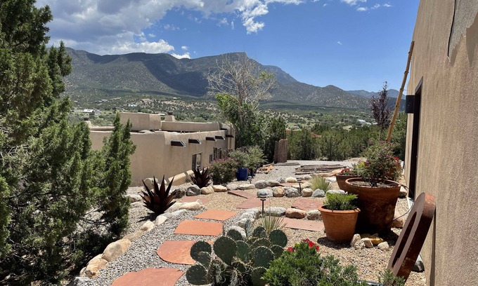 Placitas House | Casa Pajarito-Casita in Placitas