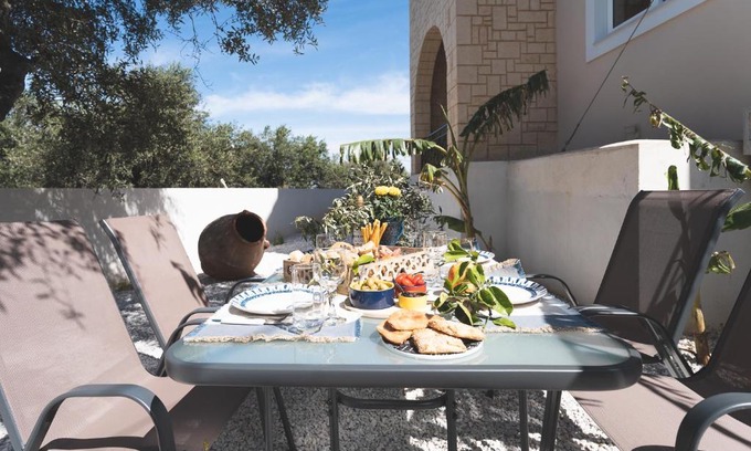 Tavronitis House | Casa Pierides