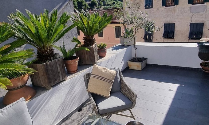 Isolabona House | Casa Pietra, traditional holiday house for 8 people in a typical Italian village