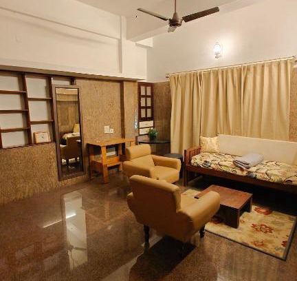 Adyar House | Casa pinto Valencia