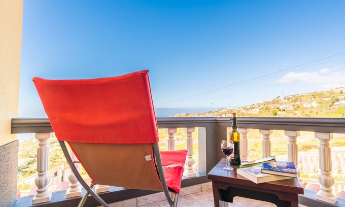 Canhas Apartment | Casa Por do Sol, Grab the sun here on our warm terrace.