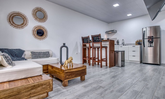 Limon House | Casa Razas II - An Intimate Haven for Two