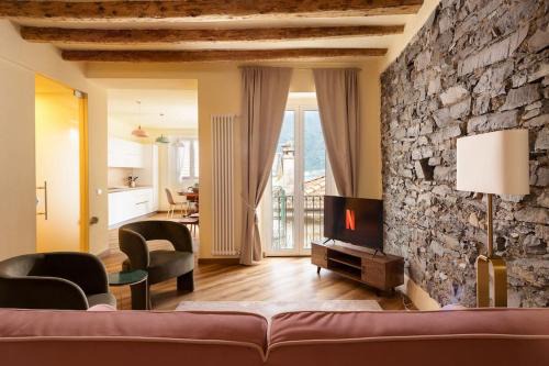 Carate Urio Apartment | Casa Regina Margherita - Lussuoso appartamento vista Lago con parcheggio e Aria Condizionata