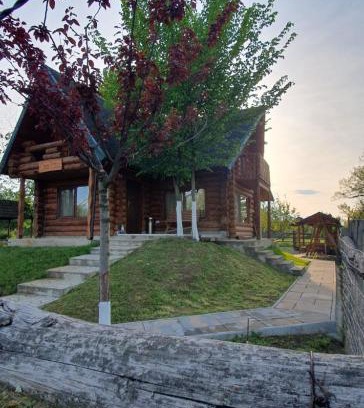 Periam House | Casa Rosa